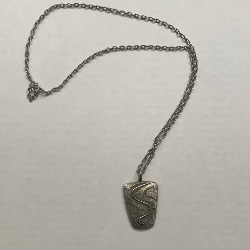 🌻 Beautiful Vintage Brushed Metal Necklace